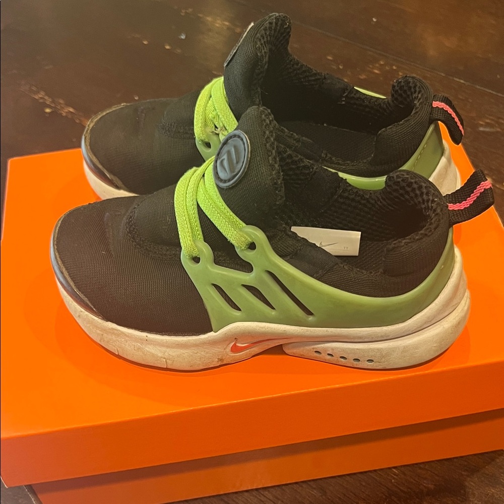 Nike Kids Black Sneakers with Lime Green Cage and Laces
